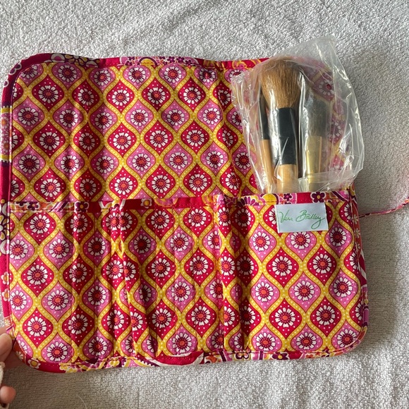 Vera Bradley Brush Roll NWT - Picture 2 of 3